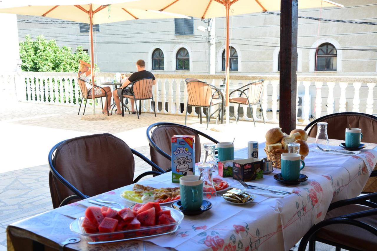 Guest House Vera Ulcinj Buitenkant foto