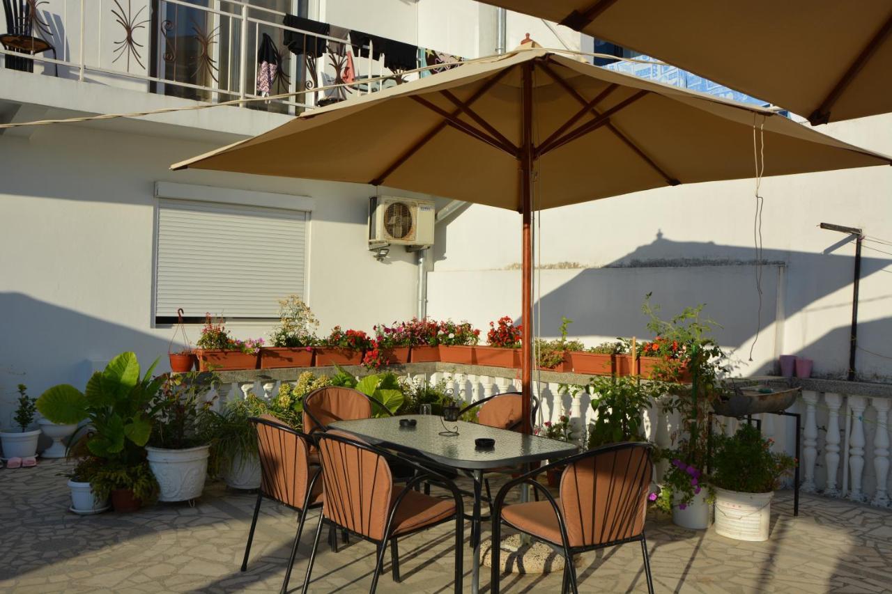 Guest House Vera Ulcinj Buitenkant foto