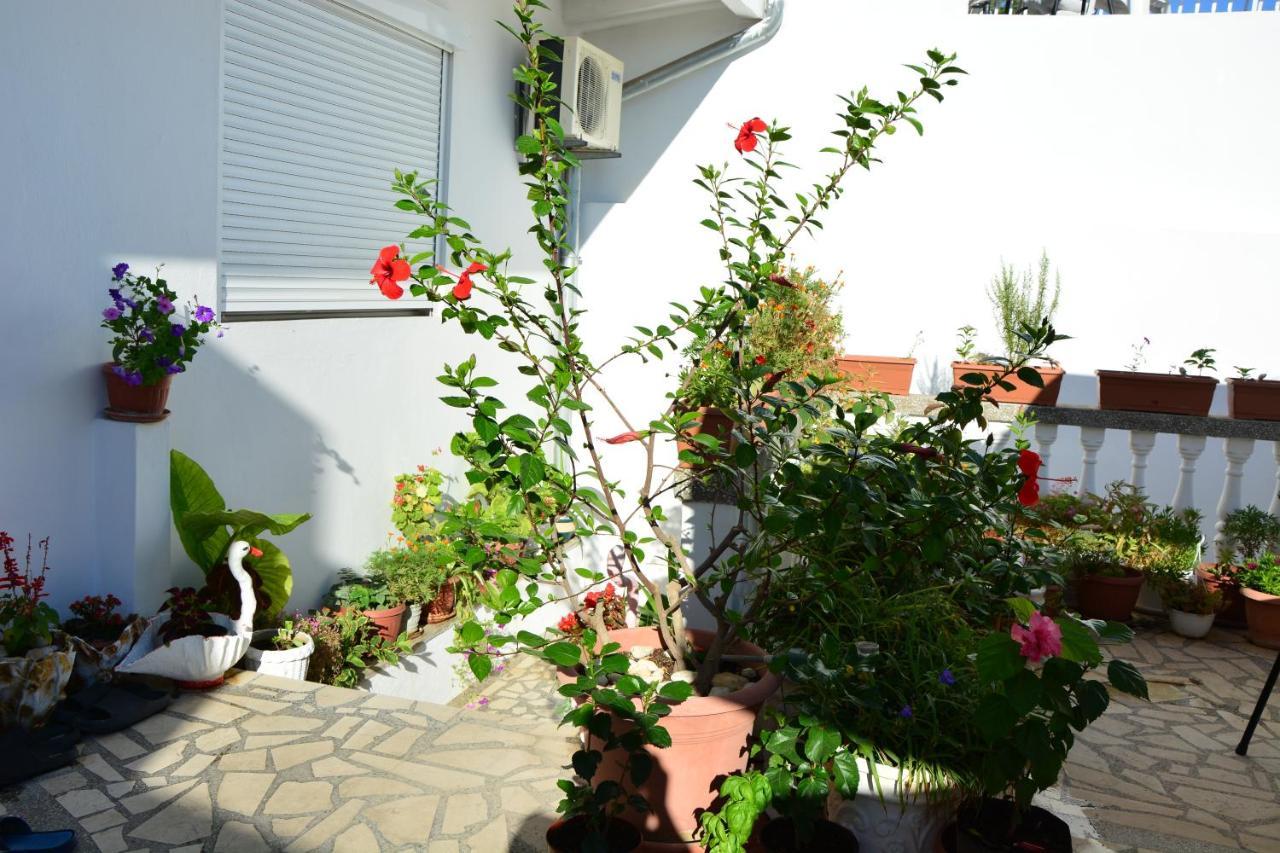 Guest House Vera Ulcinj Buitenkant foto