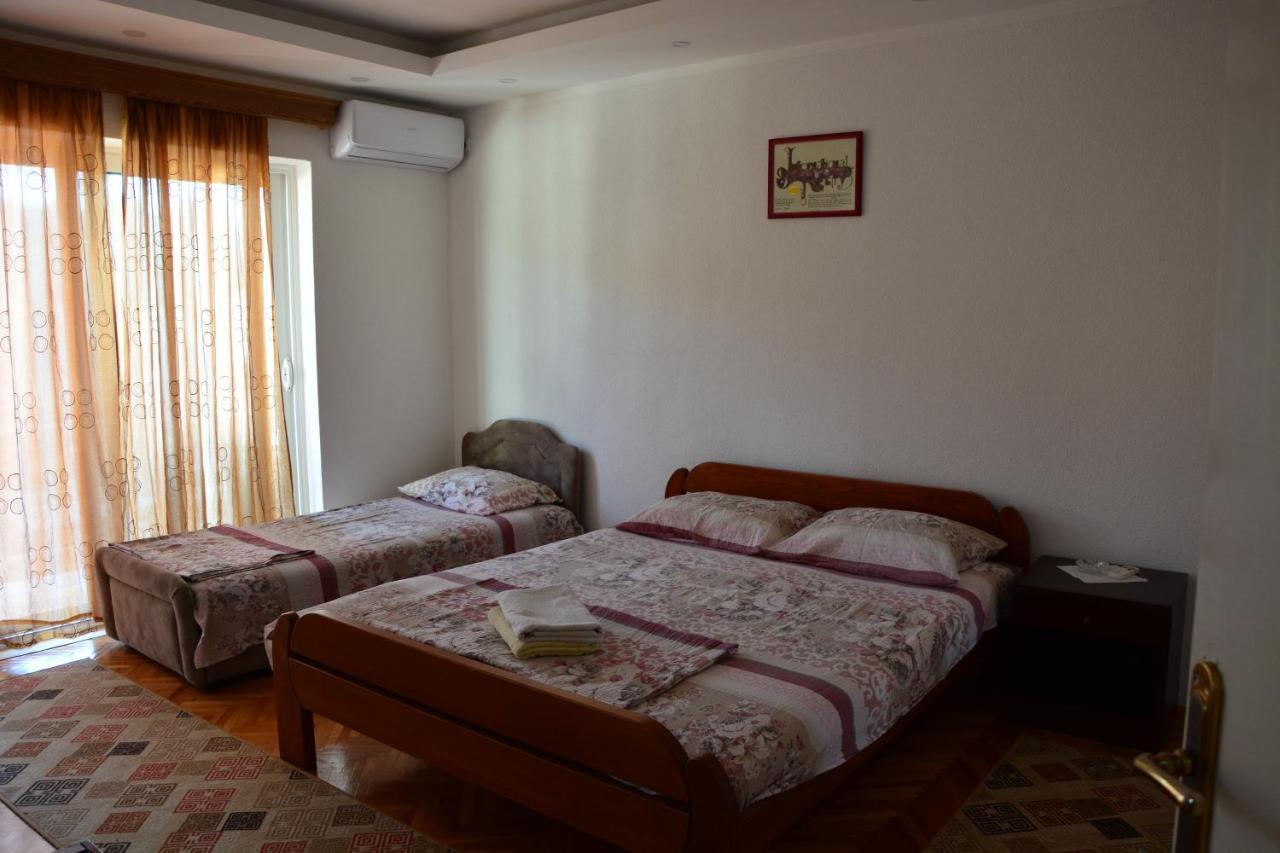 Guest House Vera Ulcinj Buitenkant foto