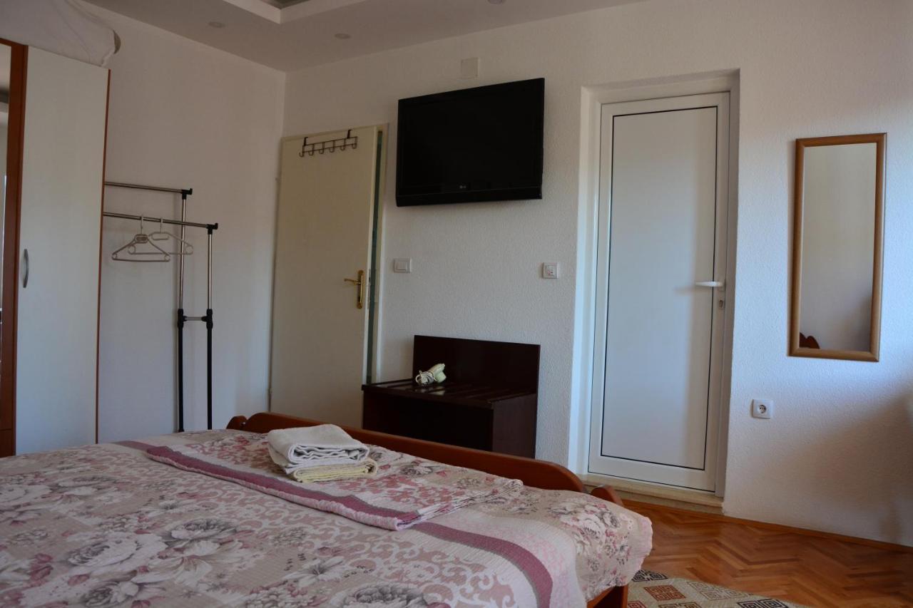 Guest House Vera Ulcinj Buitenkant foto