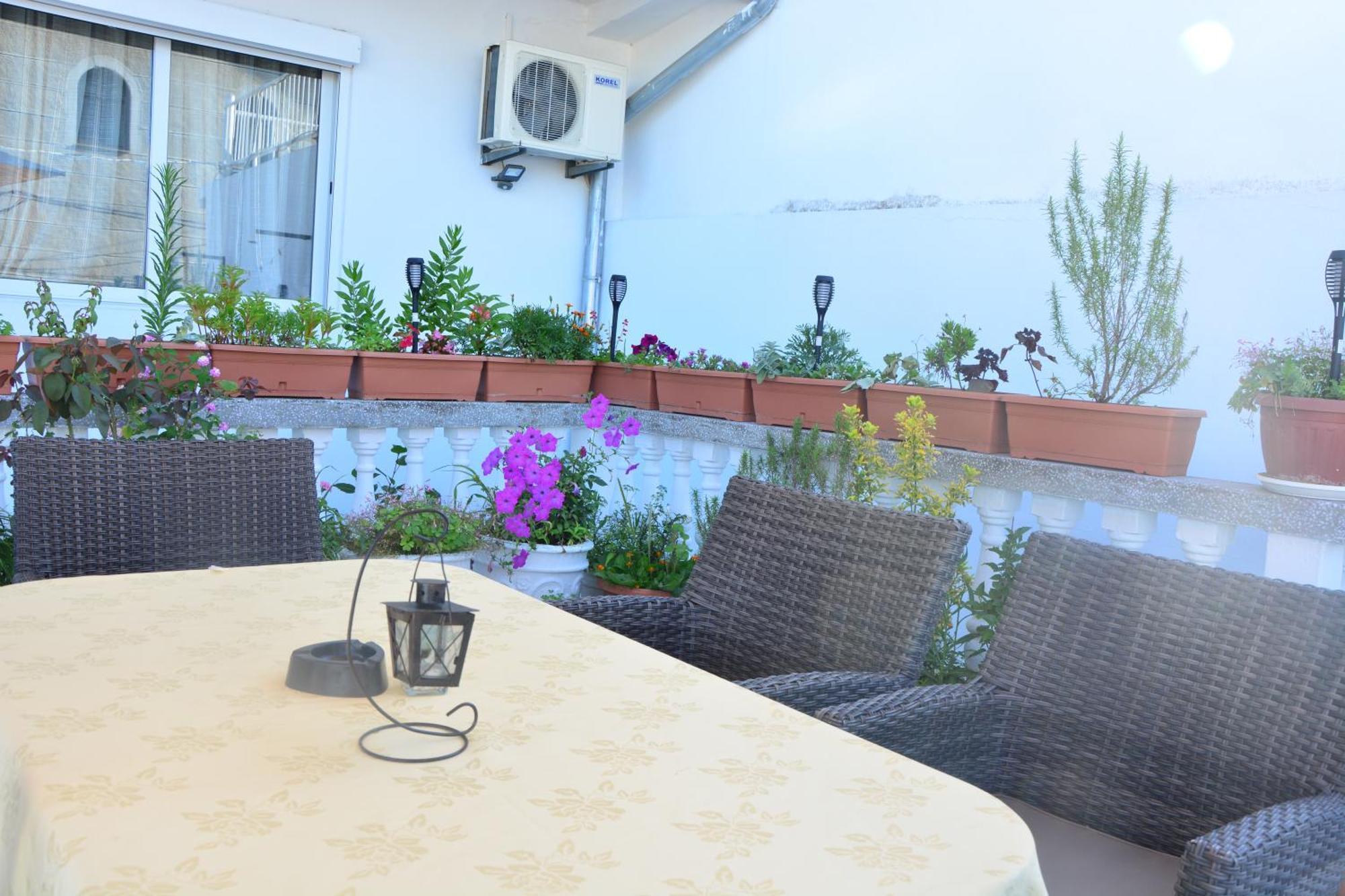 Guest House Vera Ulcinj Buitenkant foto