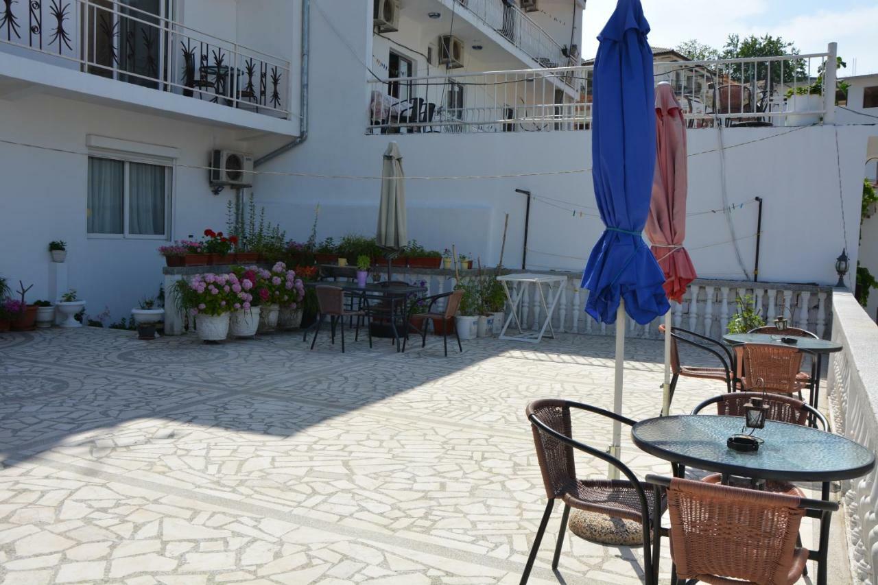 Guest House Vera Ulcinj Buitenkant foto